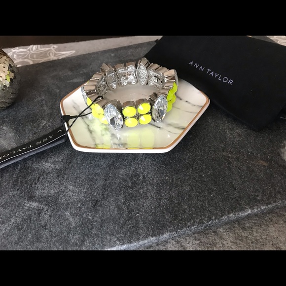 Ann Taylor Chunky Bling Bracelet NWT. - Picture 6 of 6